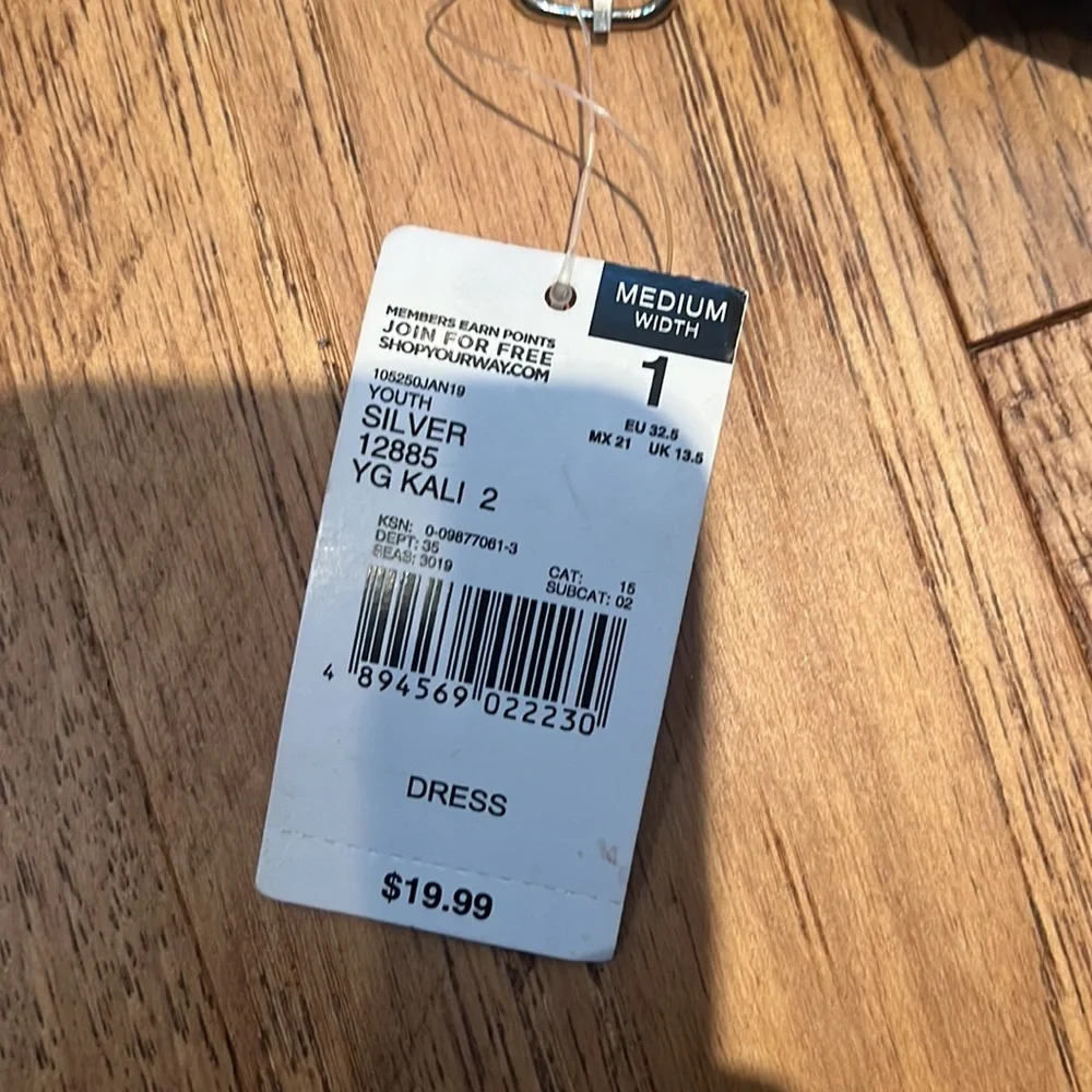NWT Basic Editions Girl’s Silver Heels Size 1